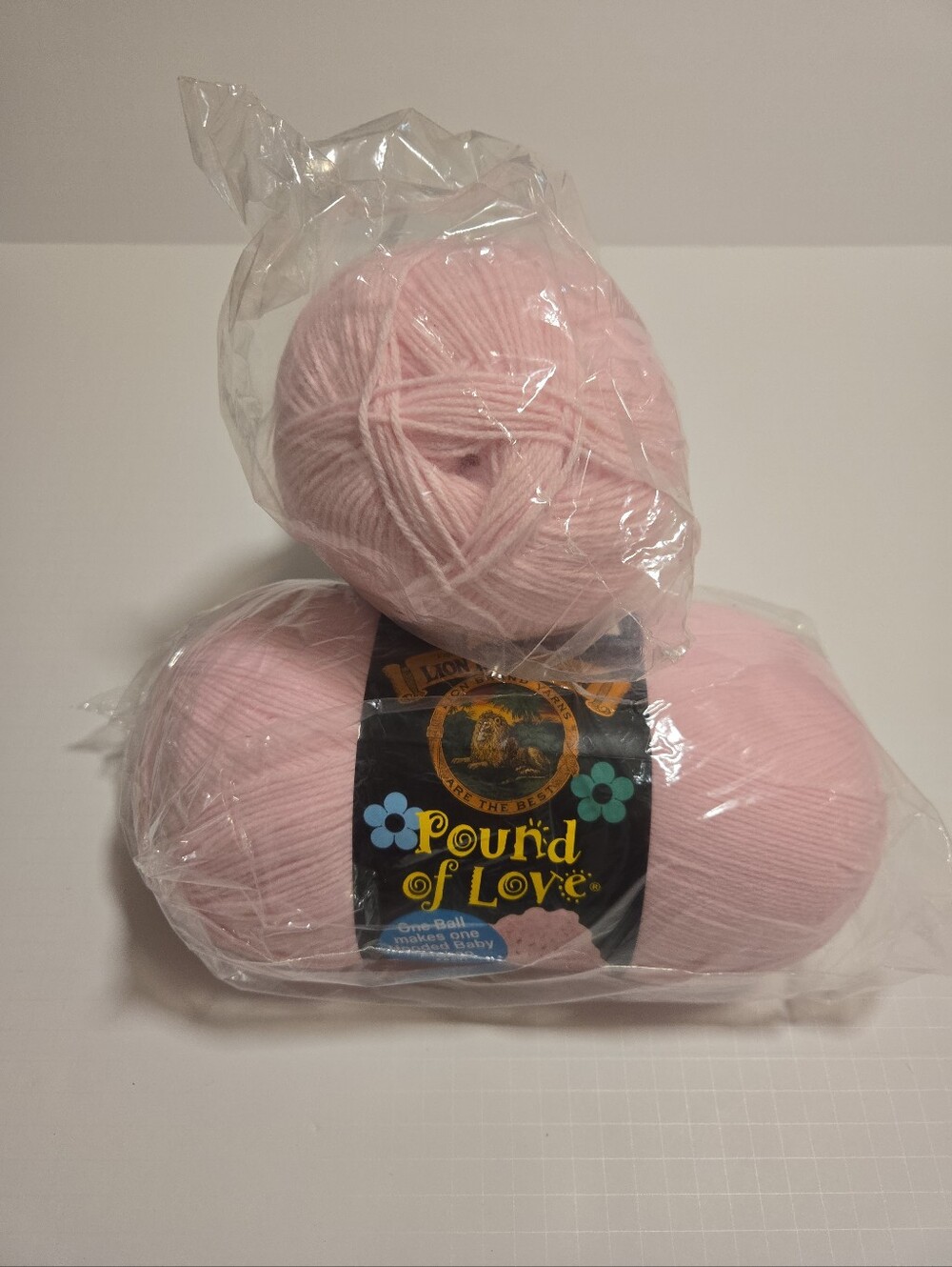 Lion Brand Pound Of Love Yarn Pastel Pink 1020 yd Acrylic New 2 Rolls - Picture 4 of 5